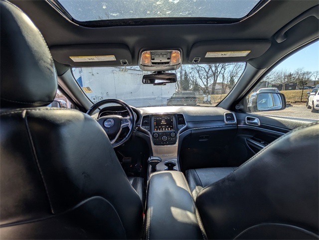 Vehicle image 18 of 37