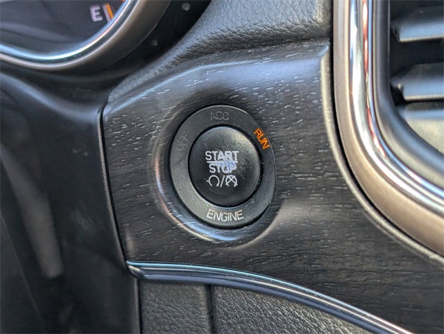 Vehicle image 27 of 37