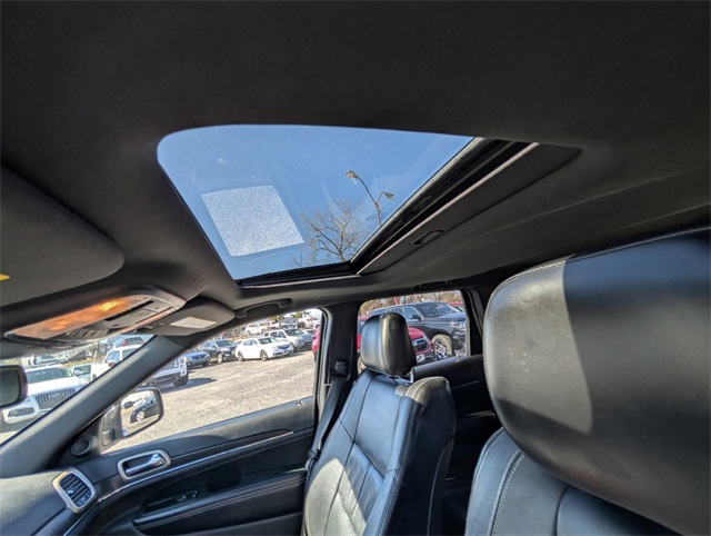 Vehicle image 21 of 37