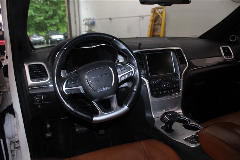 Vehicle image 36 of 40