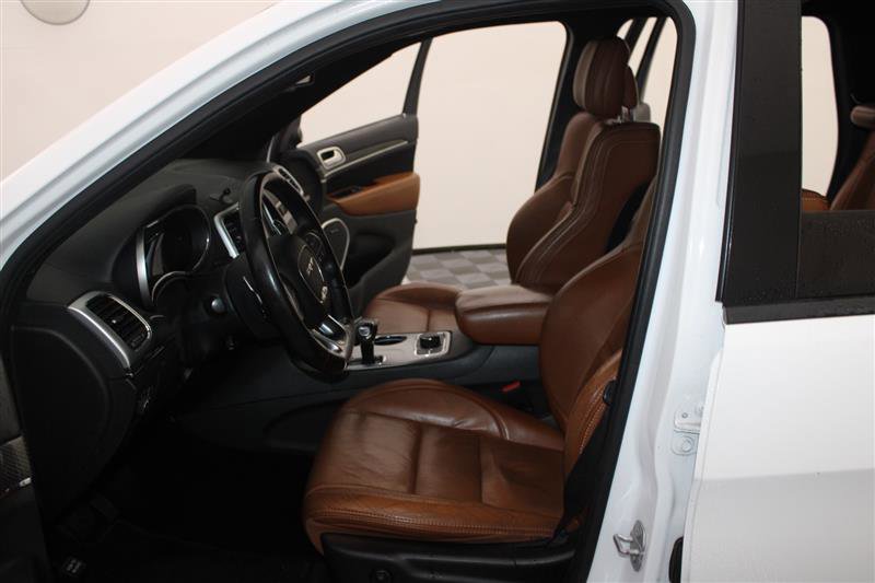 Vehicle image 23 of 40