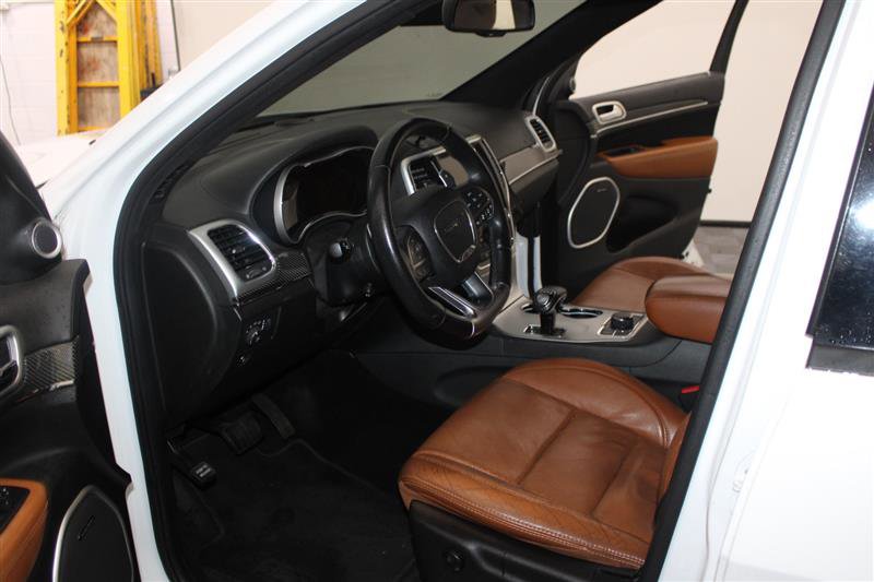 Vehicle image 22 of 40