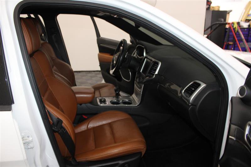 Vehicle image 34 of 40