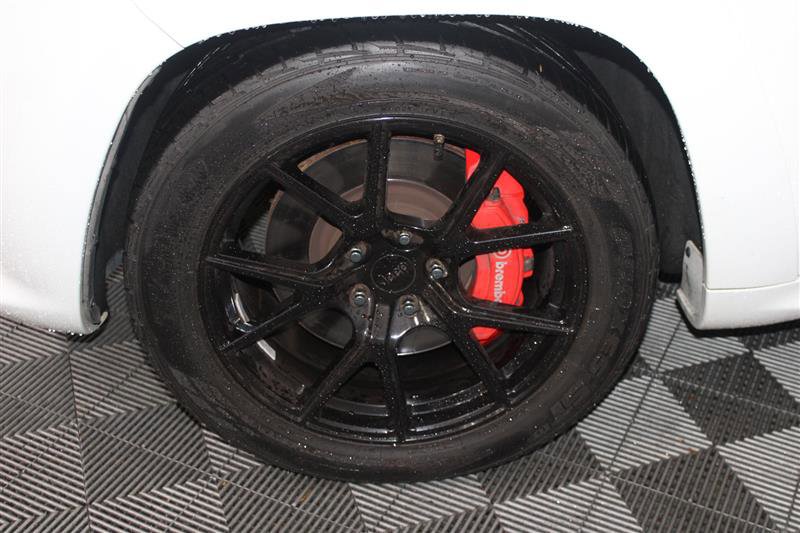 Vehicle image 18 of 40