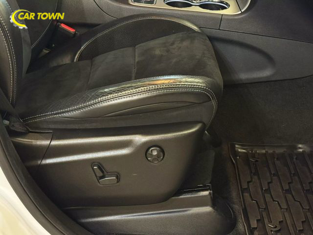 Vehicle image 53 of 61