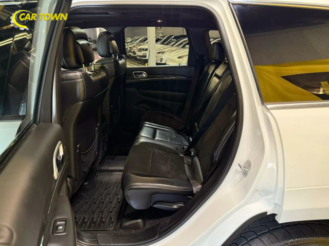 Vehicle image 39 of 61