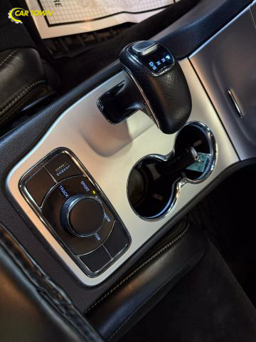 Vehicle image 34 of 61