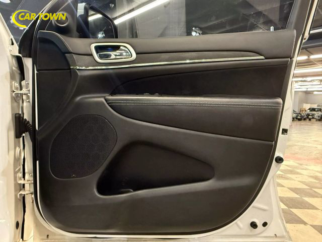 Vehicle image 50 of 61