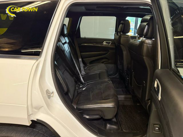 Vehicle image 46 of 61
