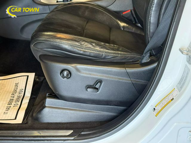 Vehicle image 19 of 61