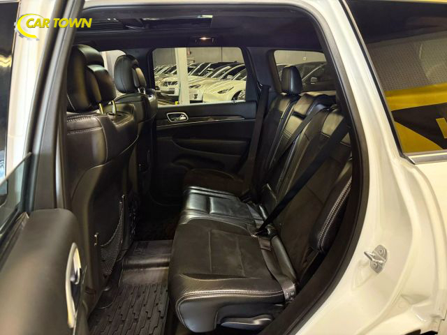 Vehicle image 41 of 61