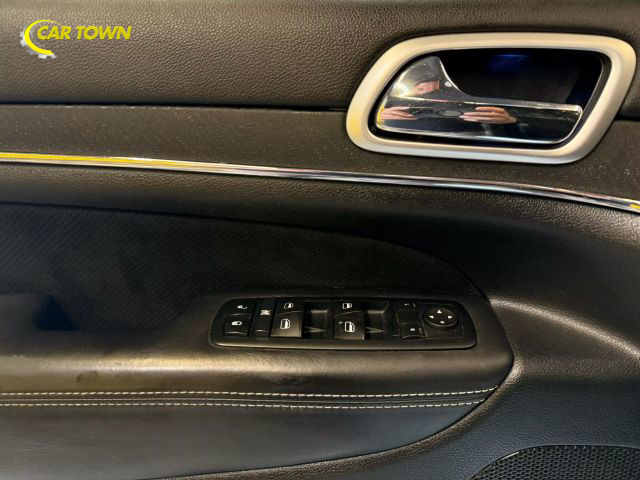 Vehicle image 17 of 61