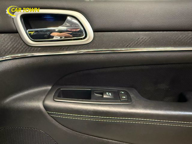 Vehicle image 51 of 61