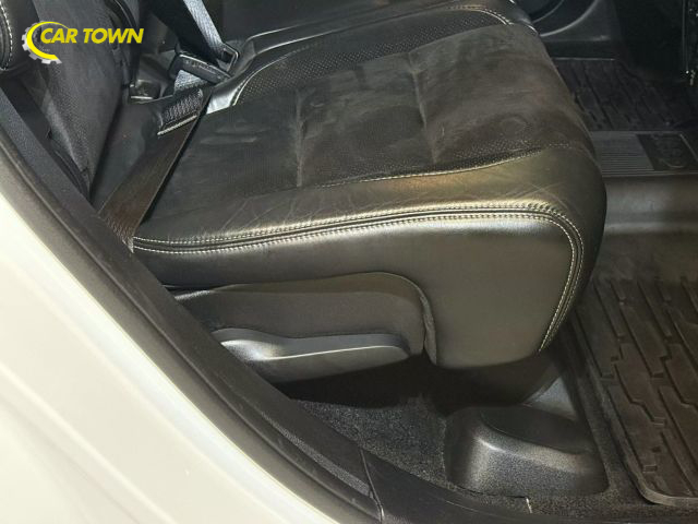 Vehicle image 47 of 61
