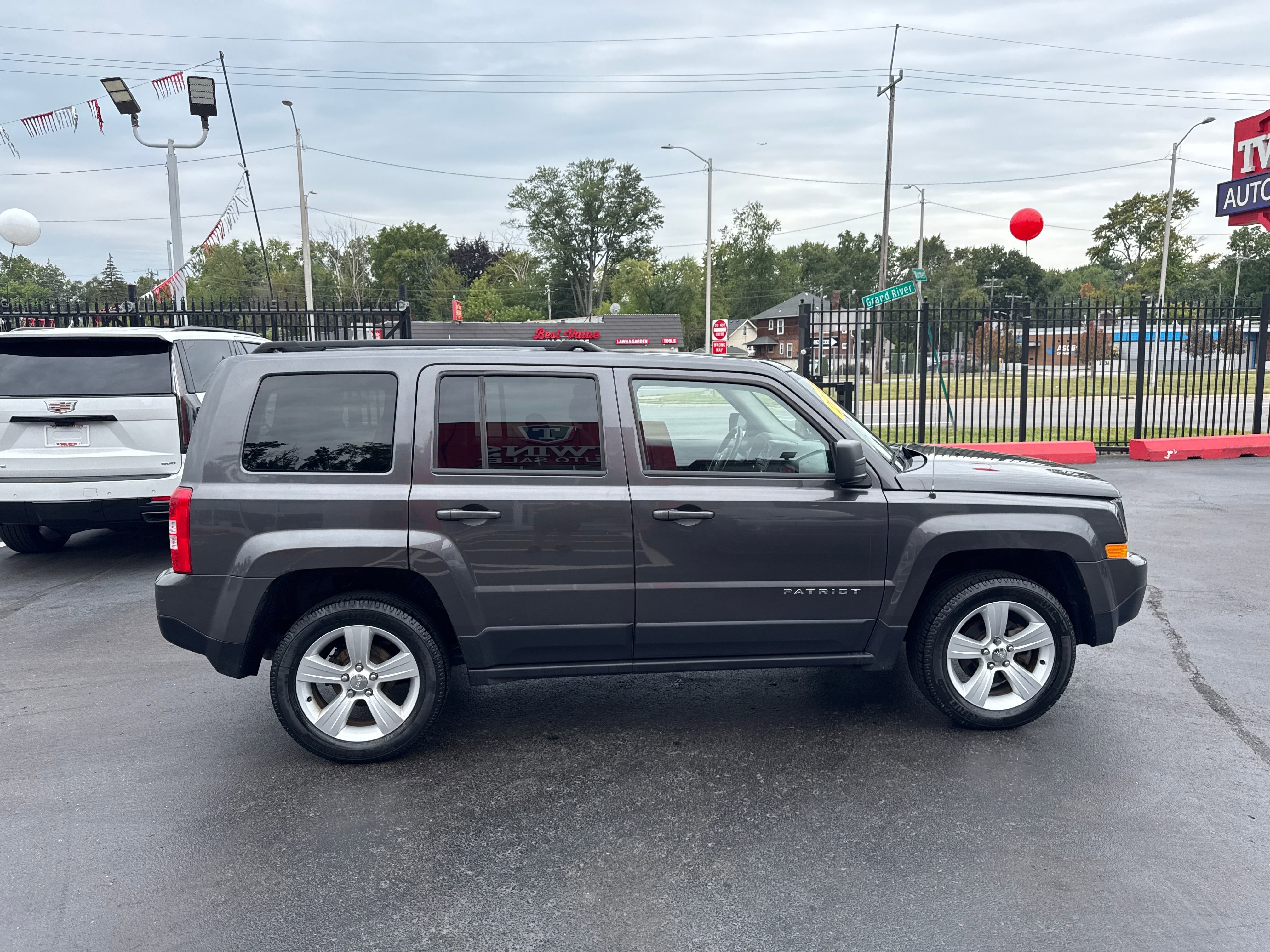 2015 Jeep Patriot Latitude Image 4 of 20