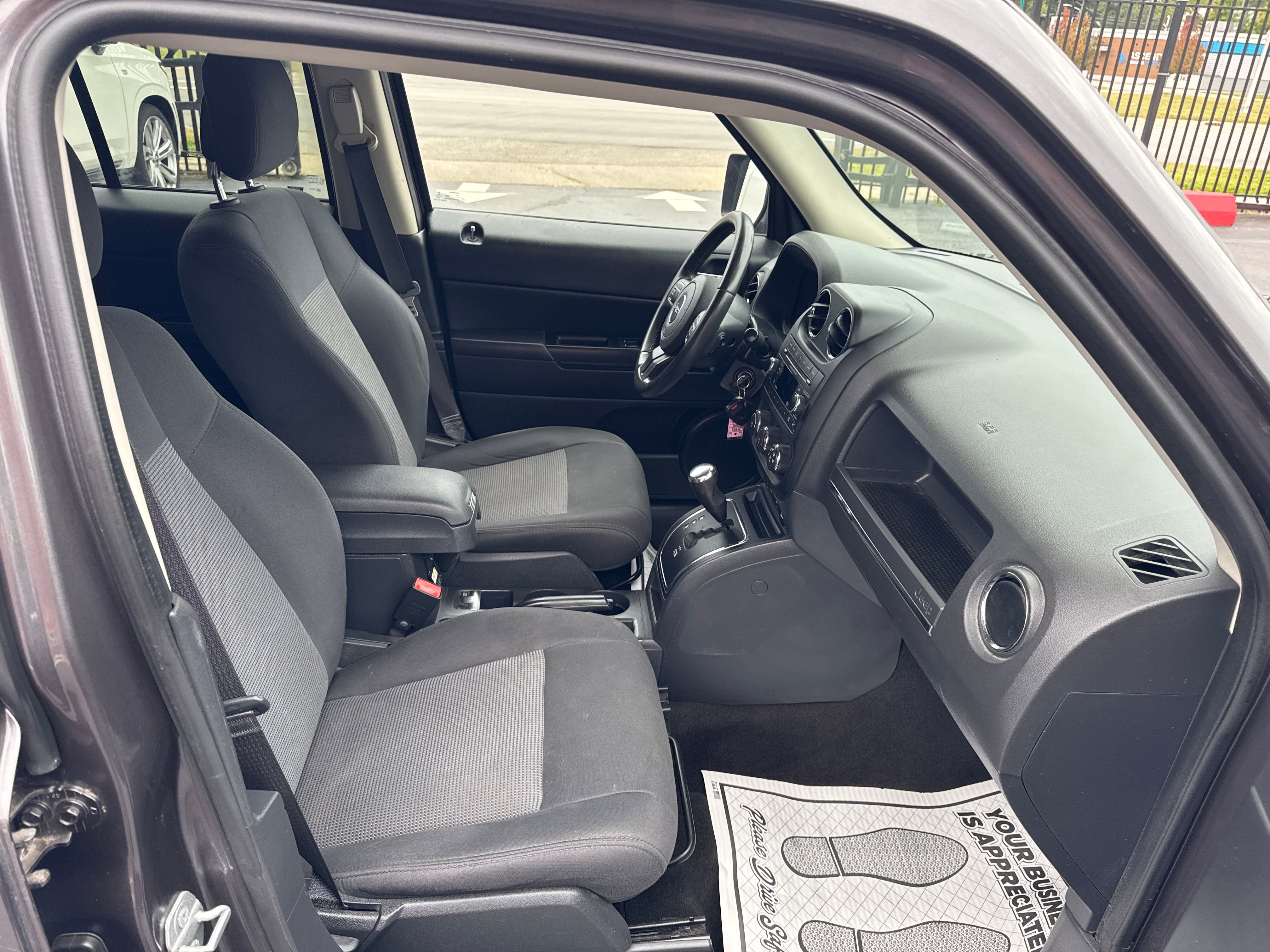 2015 Jeep Patriot Latitude Image 10 of 20