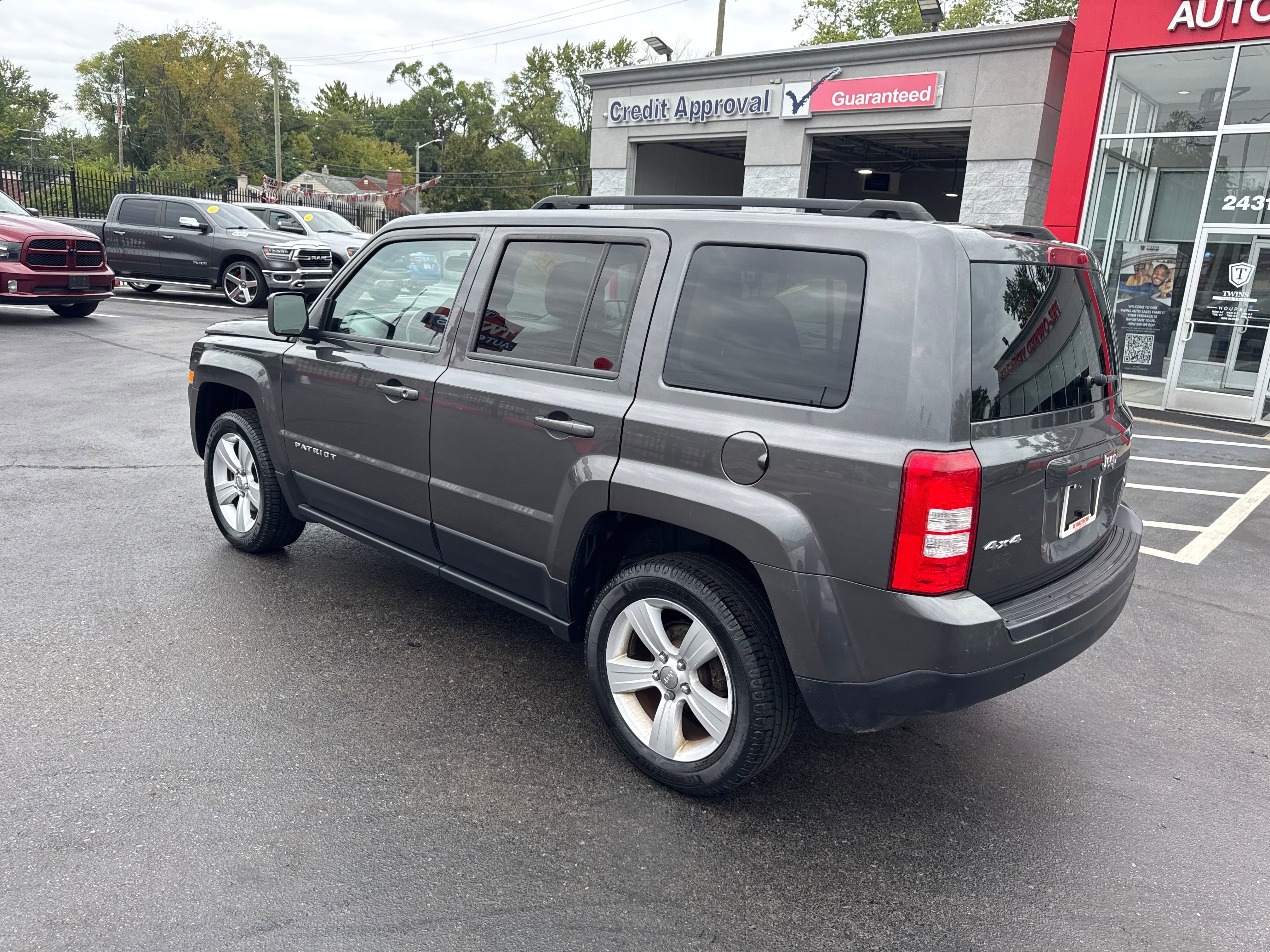 2015 Jeep Patriot Latitude Image 7 of 20