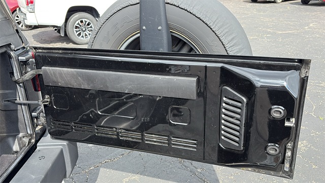 Vehicle image 23 of 27