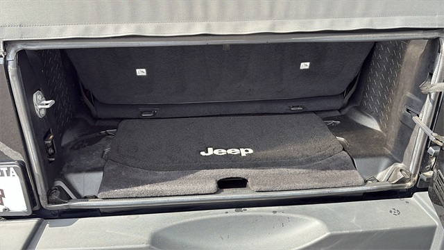 Vehicle image 8 of 27