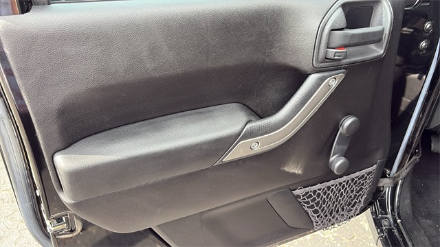Vehicle image 20 of 27