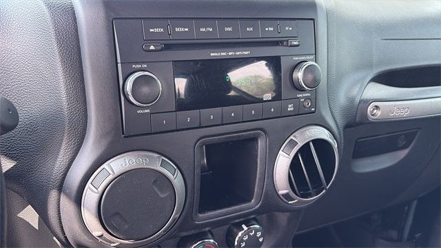 Vehicle image 18 of 27