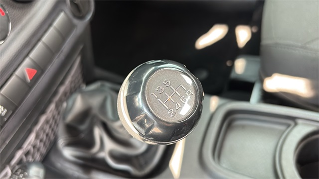 Vehicle image 22 of 27