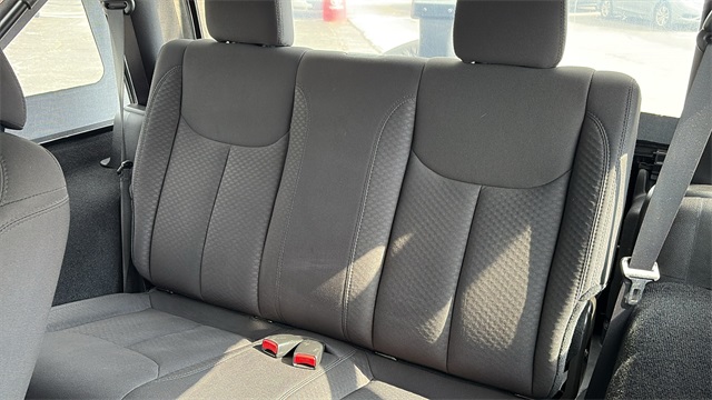 Vehicle image 11 of 27