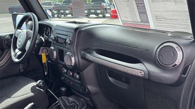 Vehicle image 15 of 27