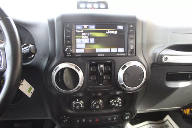 Vehicle image 10 of 38