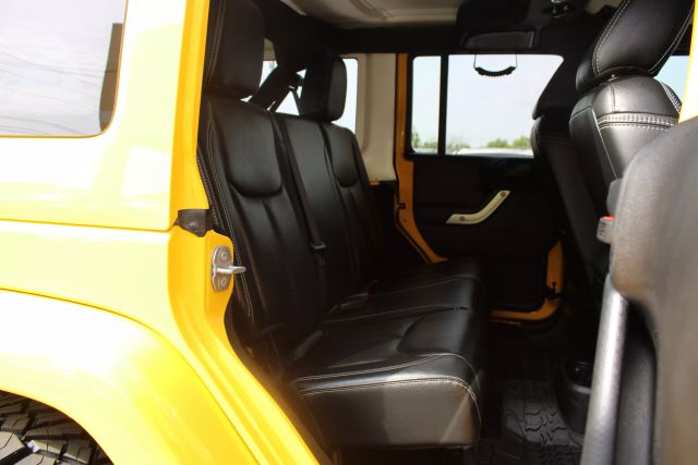 Vehicle image 24 of 38