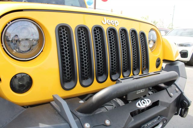 Vehicle image 36 of 38