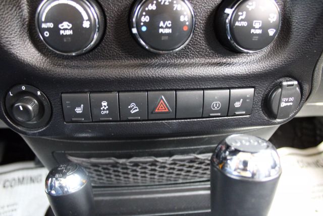 Vehicle image 14 of 38