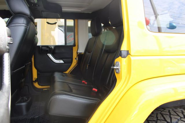 Vehicle image 22 of 38