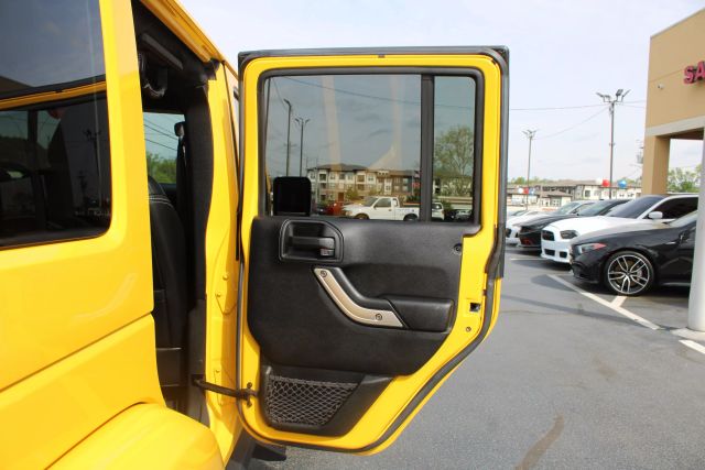 Vehicle image 23 of 38