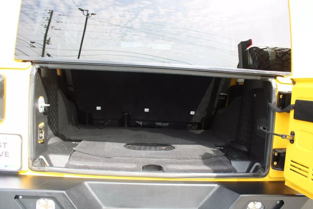 Vehicle image 28 of 38