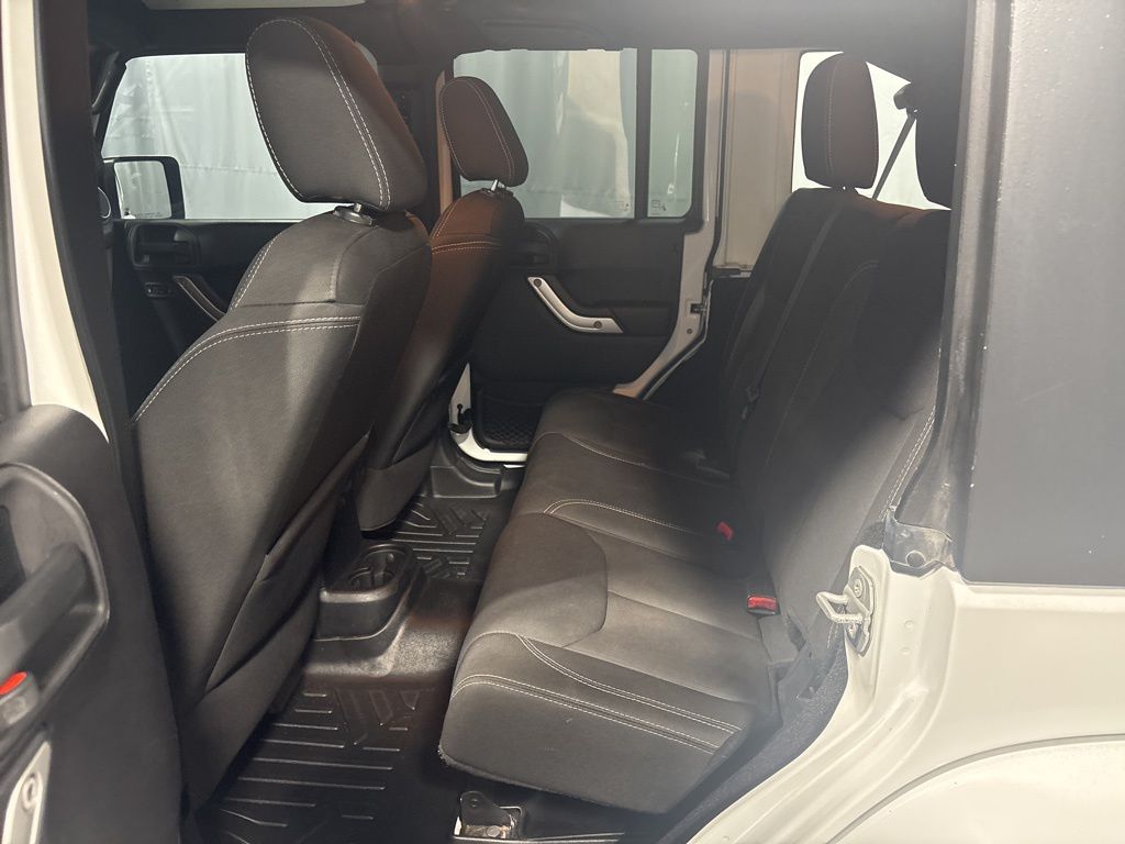 Vehicle image 26 of 35