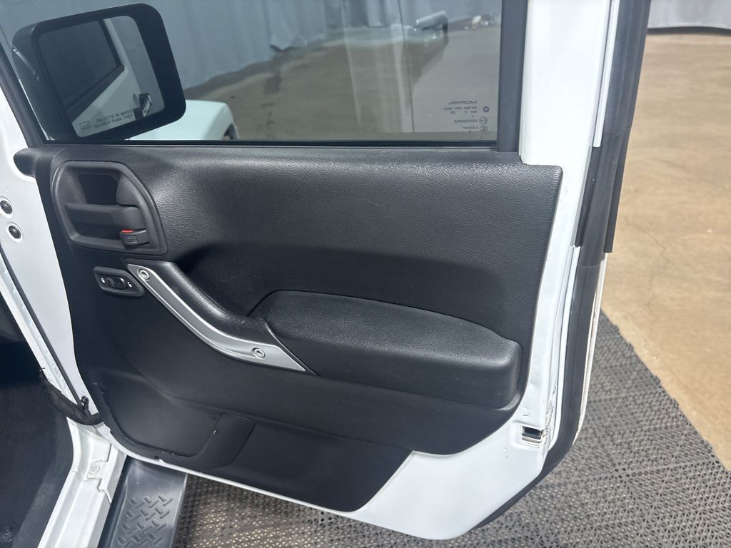Vehicle image 23 of 35