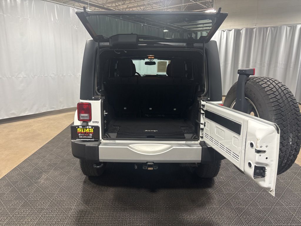 Vehicle image 25 of 35