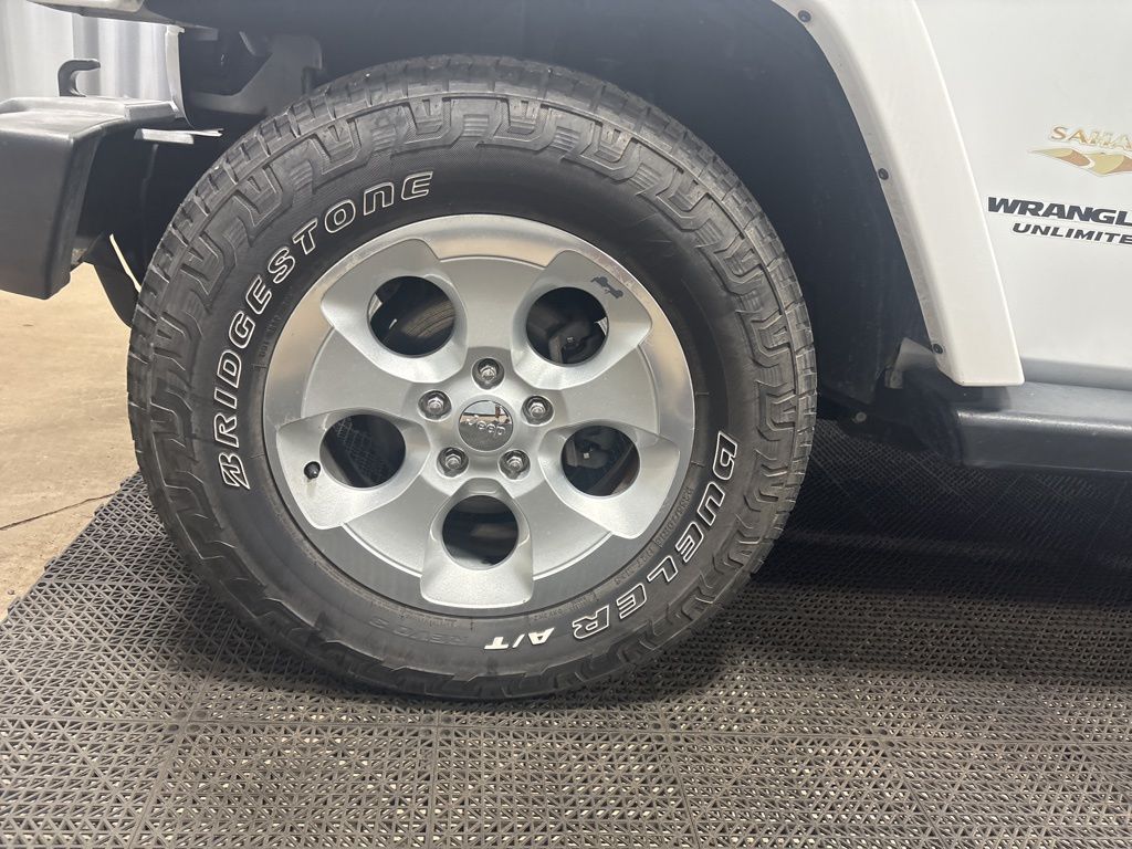 Vehicle image 12 of 35