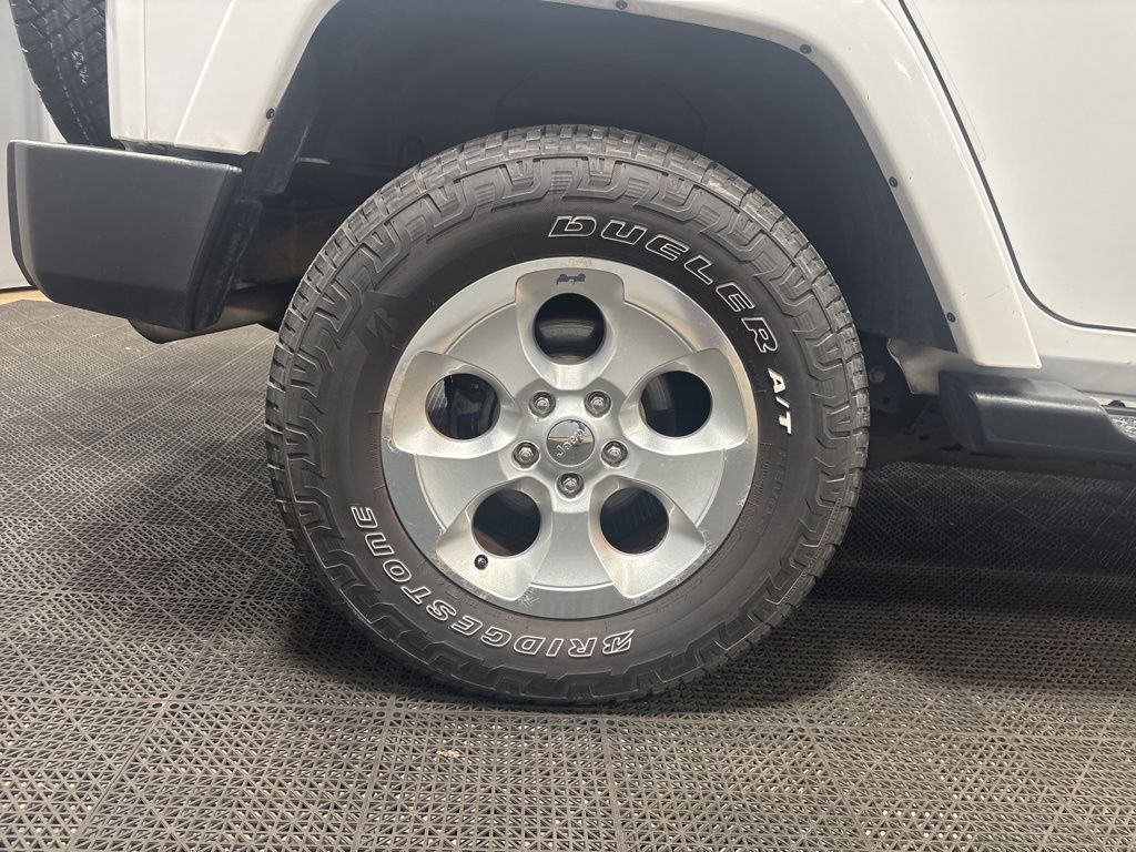 Vehicle image 10 of 35