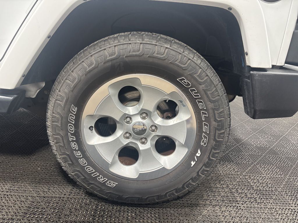 Vehicle image 11 of 35