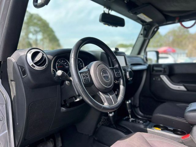 Vehicle image 14 of 41