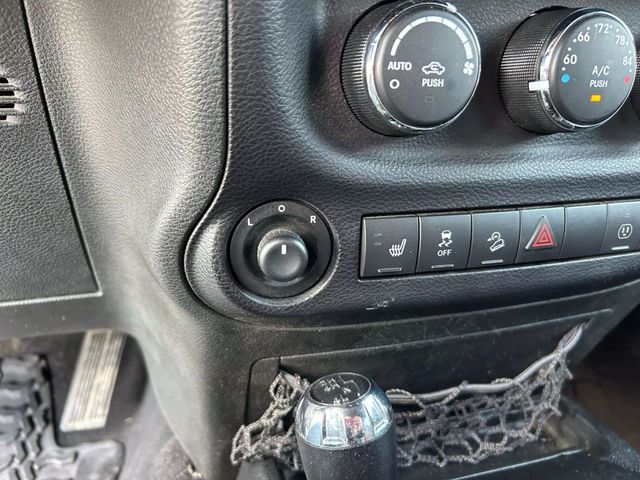 Vehicle image 25 of 41