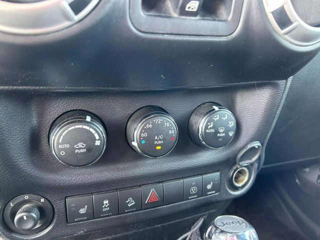 Vehicle image 33 of 41