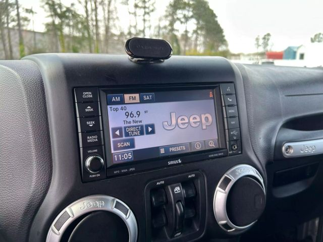 Vehicle image 20 of 41