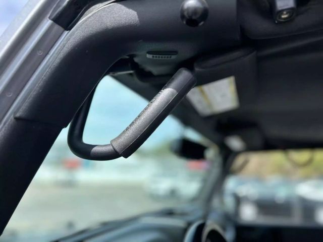 Vehicle image 34 of 41