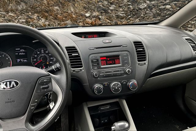 Vehicle image 15 of 31