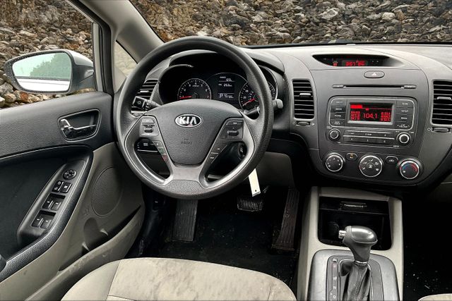 Vehicle image 14 of 31