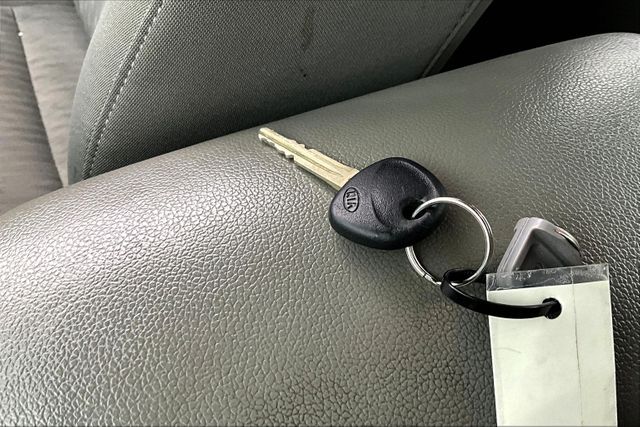Vehicle image 26 of 31
