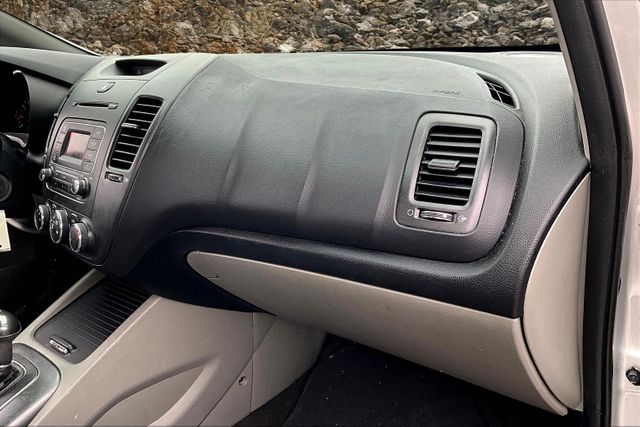 Vehicle image 16 of 31